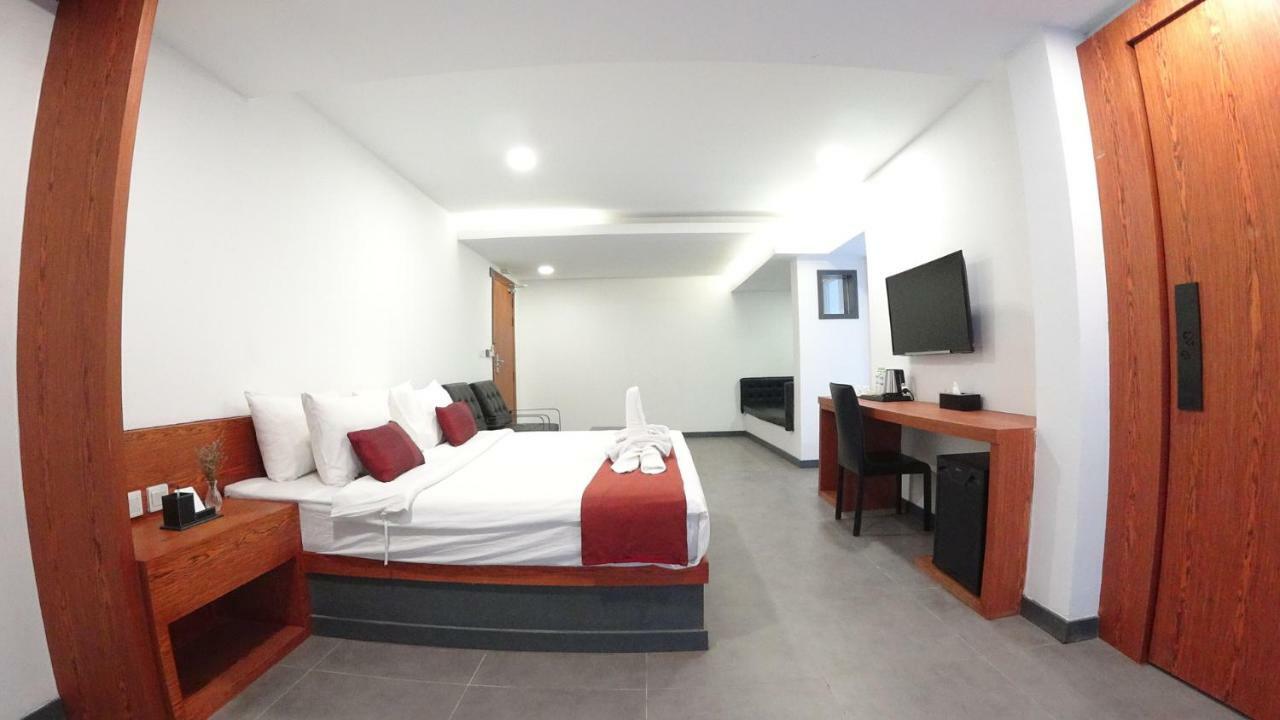 Hotel Records Phnompenh Exteriér fotografie